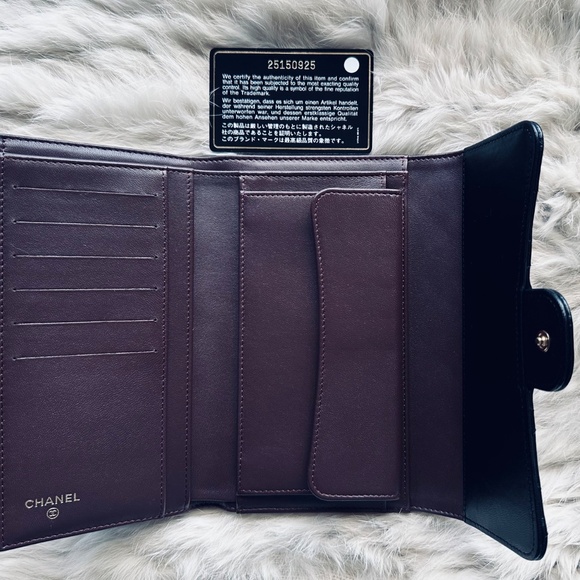 Chanel Classic Long Trifold Lambskin Wallet - Picture 2 of 7
